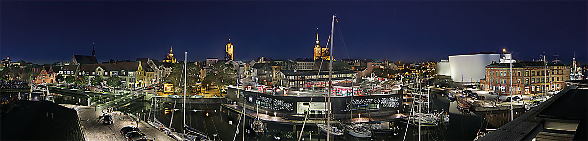 Panorama-Motiv: Stralsund zur Blauen Stunde - Motivnummer: pk-hst-06